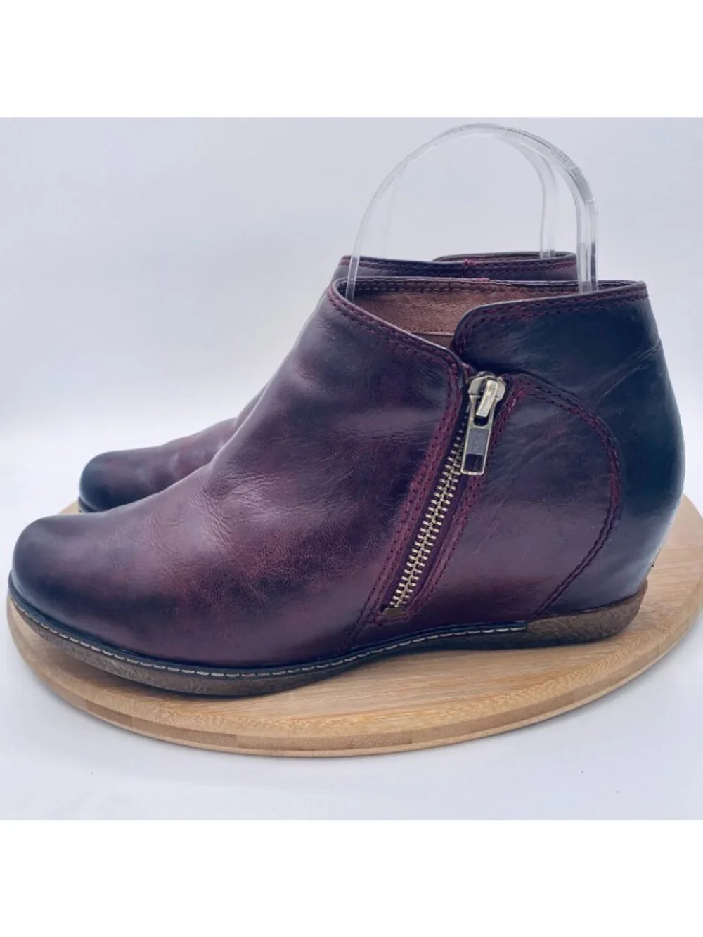 Dansko Layla Boots Womens 7.5 38 Burgundy Leather Ankle Wedge Zip Minimalist